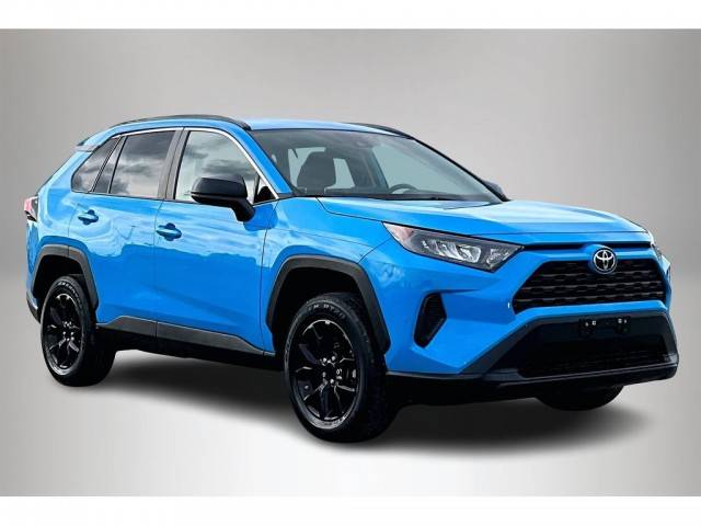 2021 Toyota RAV4 LE FWD photo