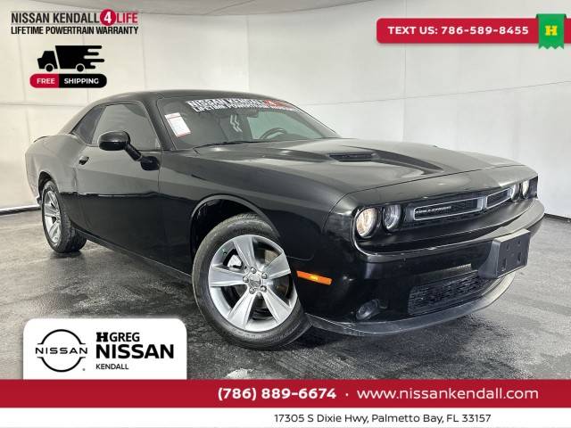 2021 Dodge Challenger SXT RWD photo