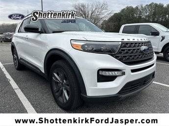 2022 Ford Explorer XLT RWD photo