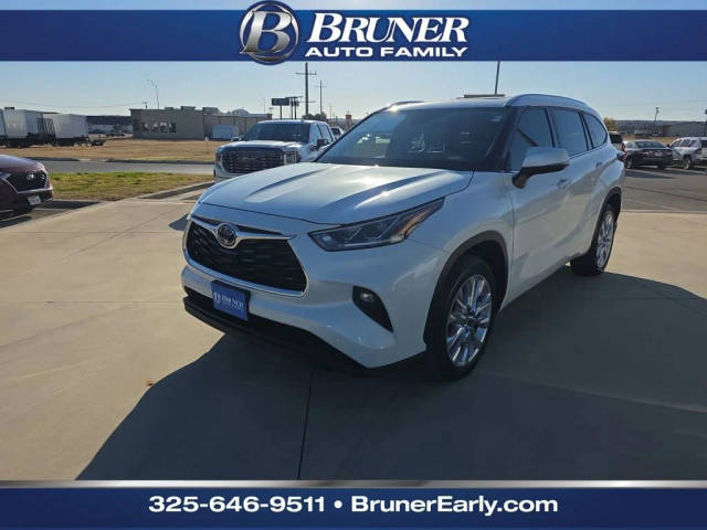 2022 Toyota Highlander Limited FWD photo