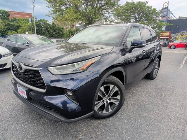2022 Toyota Highlander XLE AWD photo