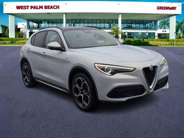 2022 Alfa Romeo Stelvio Ti AWD photo