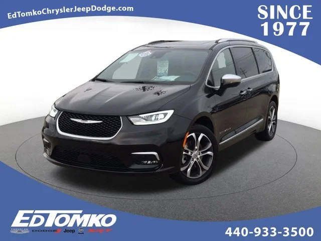 2021 Chrysler Pacifica Minivan Pinnacle AWD photo