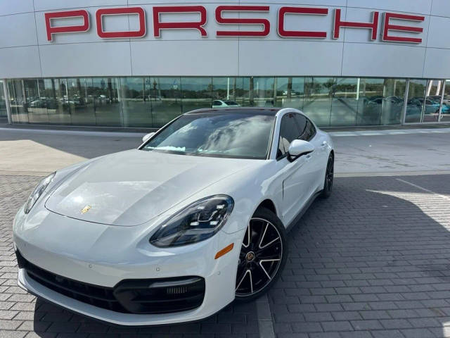 2022 Porsche Panamera 4 AWD photo