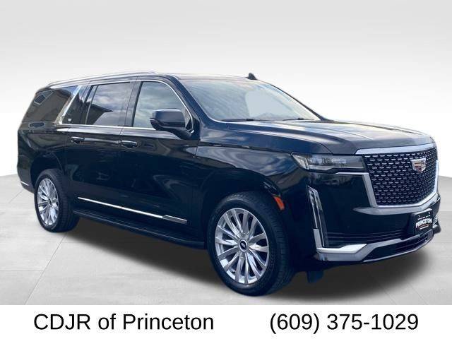 2022 Cadillac Escalade ESV Luxury 4WD photo