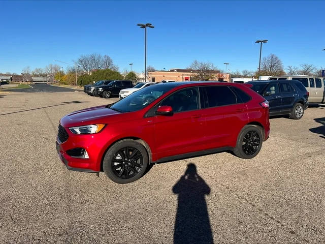 2022 Ford Edge ST-Line AWD photo