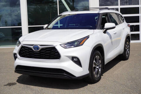 2022 Toyota Highlander Hybrid XLE AWD photo