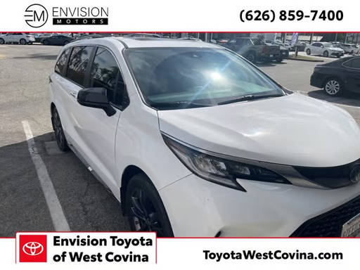 2022 Toyota Sienna XSE FWD photo