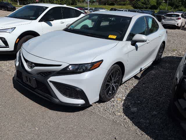 2022 Toyota Camry SE FWD photo