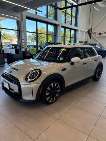 2022 MINI Hardtop 4 Door Cooper S FWD photo