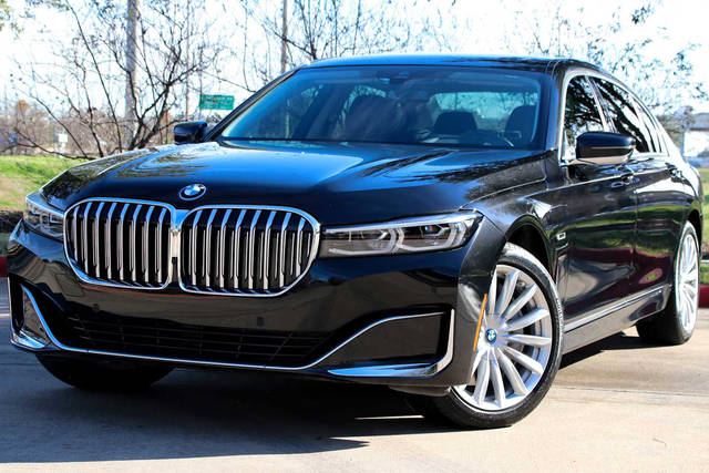 2022 BMW 7 Series 745e xDrive AWD photo