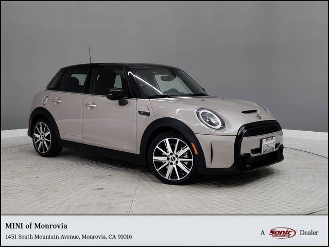 2022 MINI Hardtop 4 Door Cooper S FWD photo