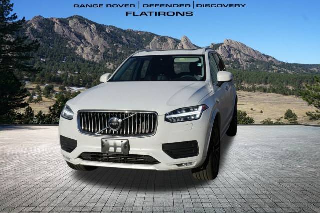 2022 Volvo XC90 Momentum AWD photo