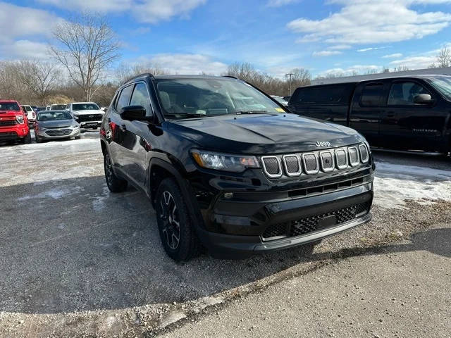 2022 Jeep Compass Latitude 4WD photo