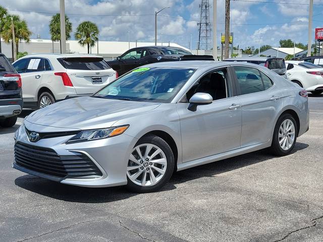 2022 Toyota Camry LE FWD photo