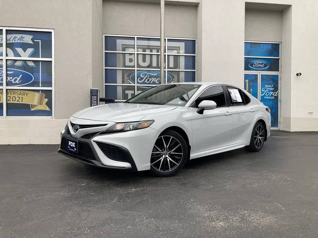 2022 Toyota Camry SE AWD photo