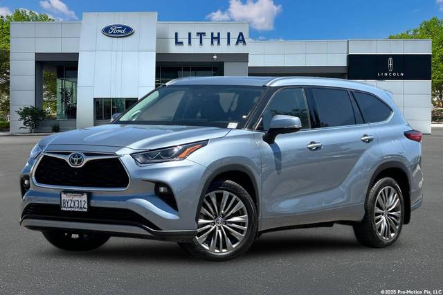 2022 Toyota Highlander Platinum AWD photo
