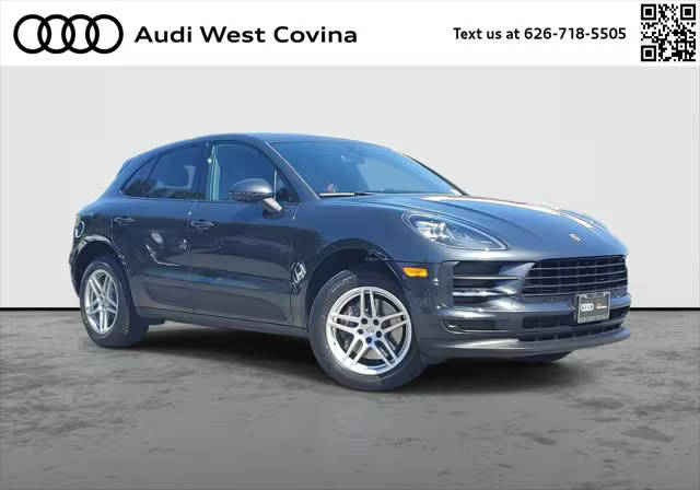 2021 Porsche Macan  AWD photo