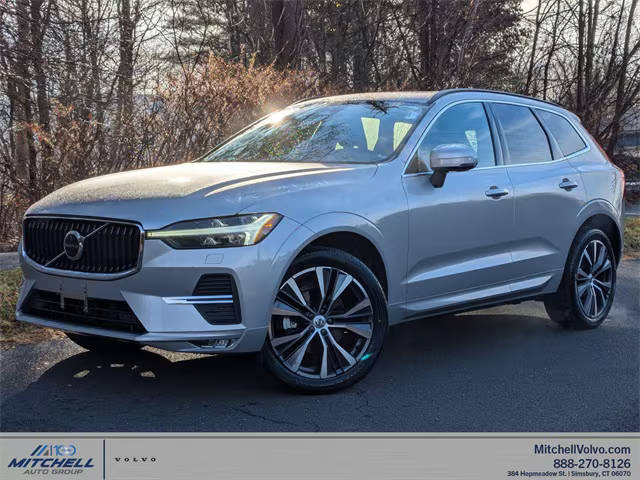 2022 Volvo XC60 Momentum AWD photo