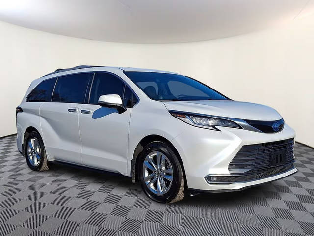 2022 Toyota Sienna Limited AWD photo