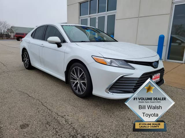 2022 Toyota Camry Hybrid XLE FWD photo