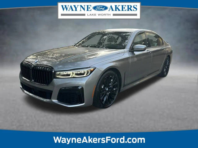 2022 BMW 7 Series 740i RWD photo