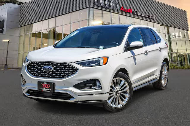 2022 Ford Edge Titanium AWD photo