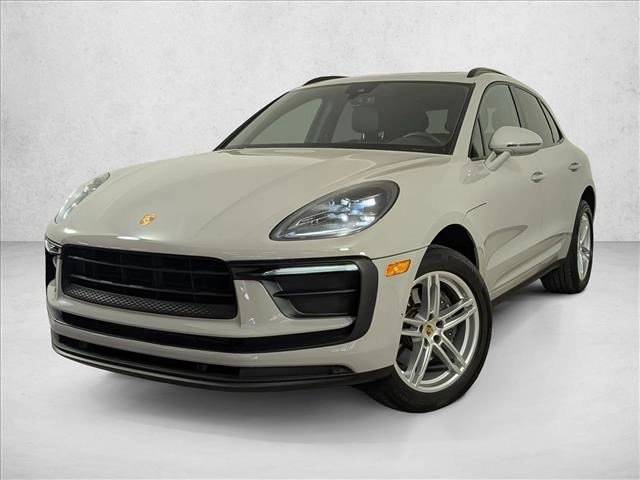 2022 Porsche Macan  AWD photo