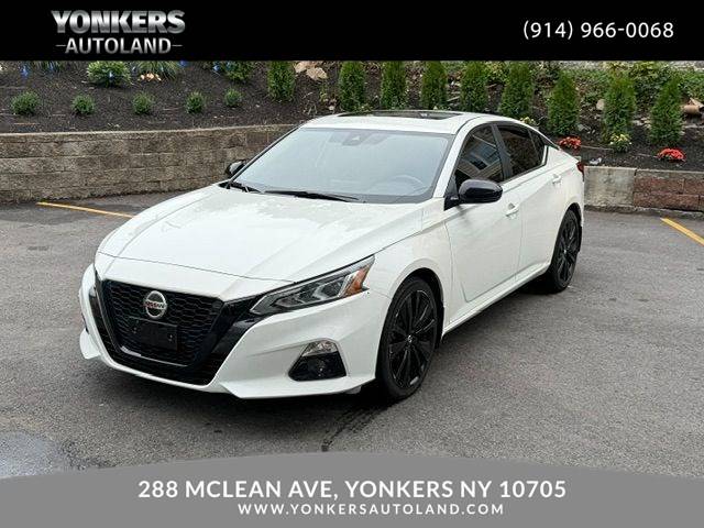 2022 Nissan Altima 2.5 SR AWD photo