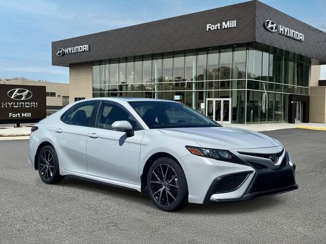 2022 Toyota Camry SE FWD photo
