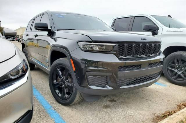 2022 Jeep Grand Cherokee L Altitude 4WD photo