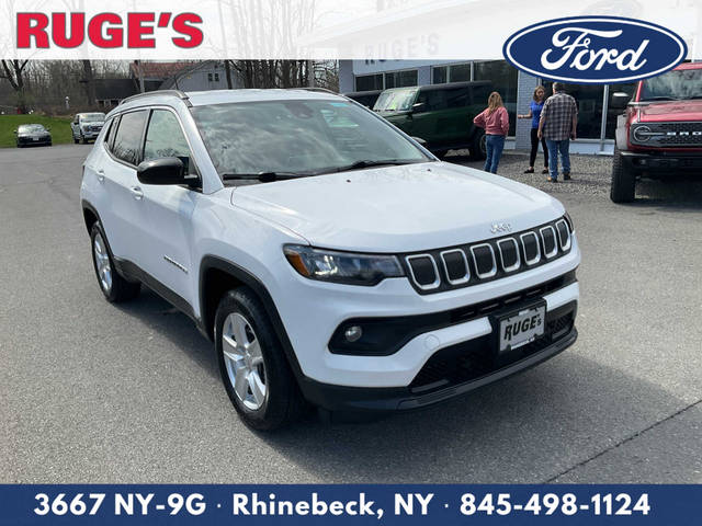 2022 Jeep Compass Latitude 4WD photo