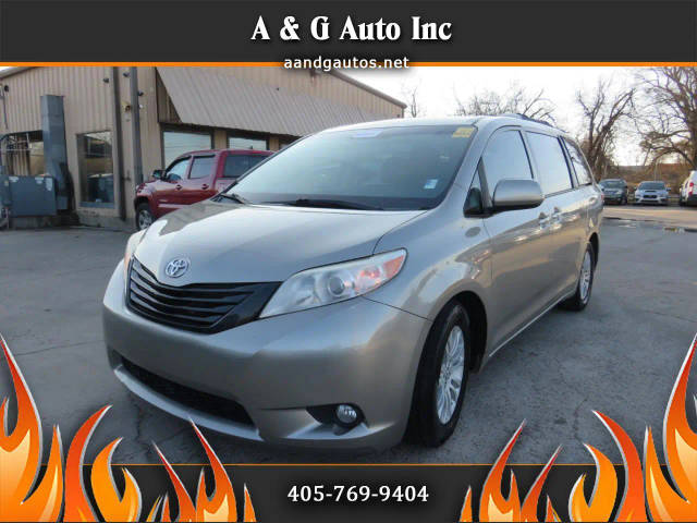 2015 Toyota Sienna XLE FWD photo