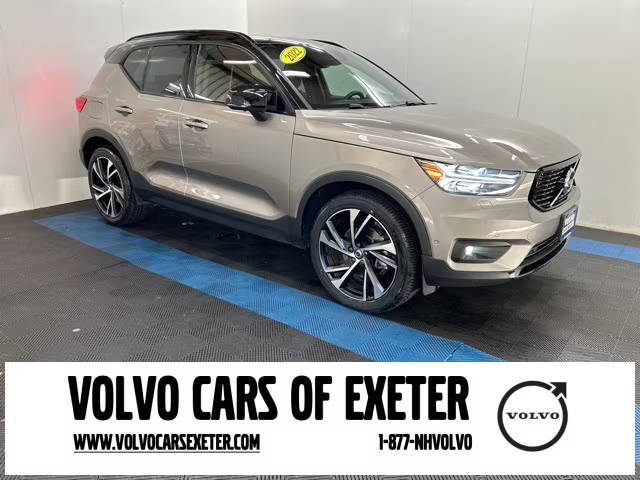 2022 Volvo XC40 R-Design AWD photo