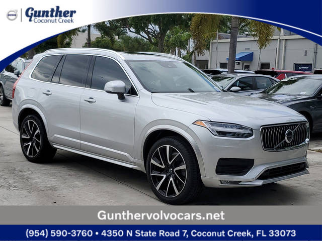 2022 Volvo XC90 Momentum AWD photo