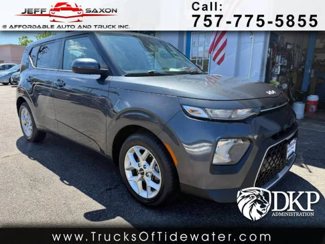 2022 Kia Soul LX FWD photo