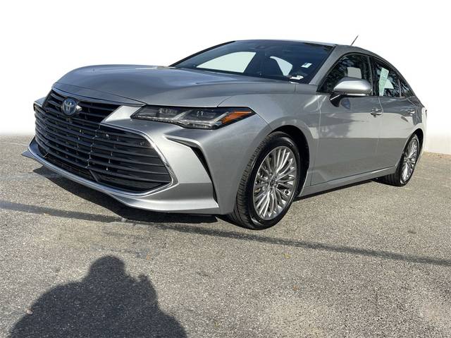 2022 Toyota Avalon Hybrid Limited FWD photo