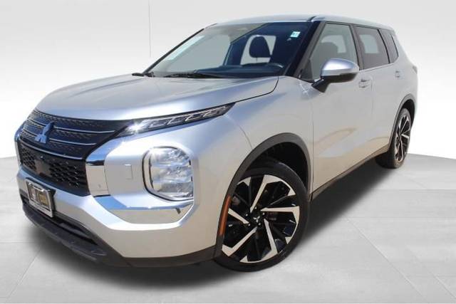 2022 Mitsubishi Outlander ES 4WD photo