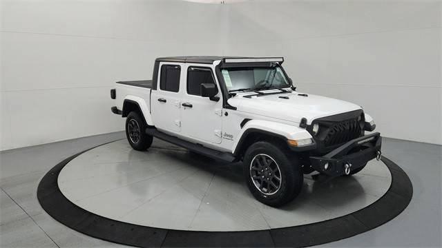 2021 Jeep Gladiator Overland 4WD photo