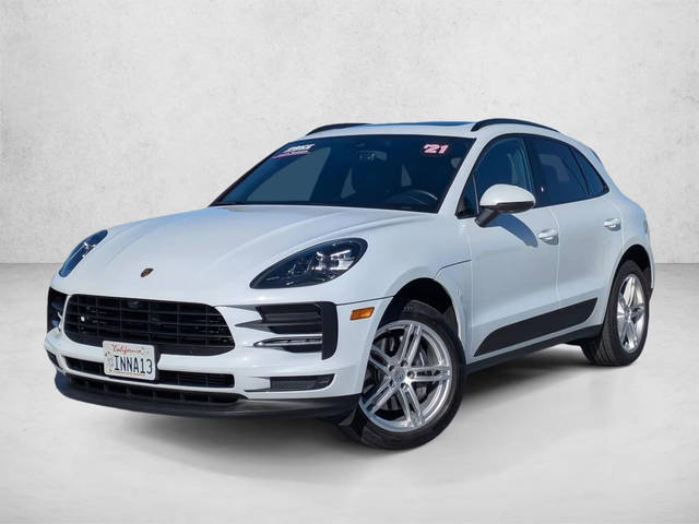 2021 Porsche Macan  AWD photo