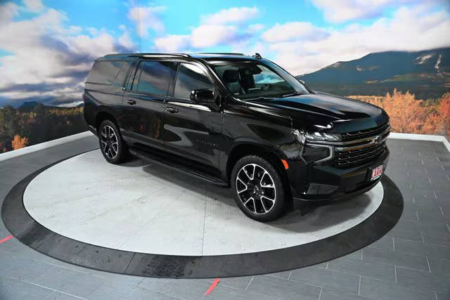 2021 Chevrolet Suburban RST 4WD photo