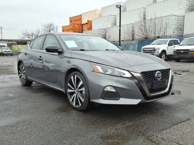 2022 Nissan Altima 2.5 SR FWD photo