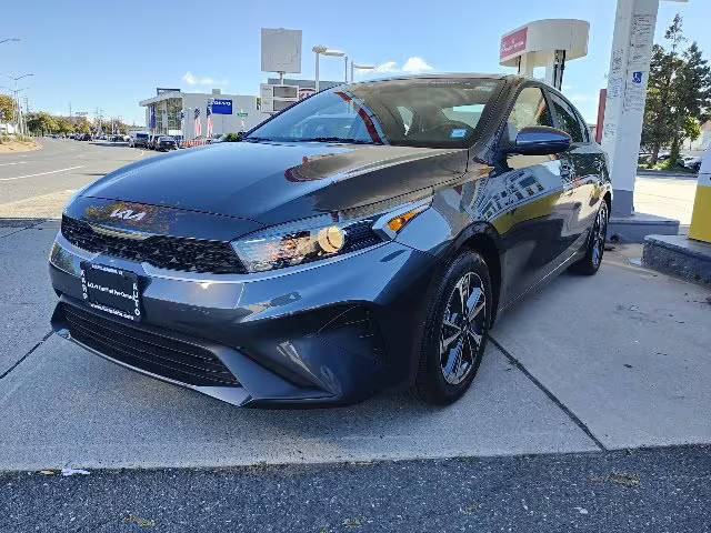 2022 Kia Forte LXS FWD photo