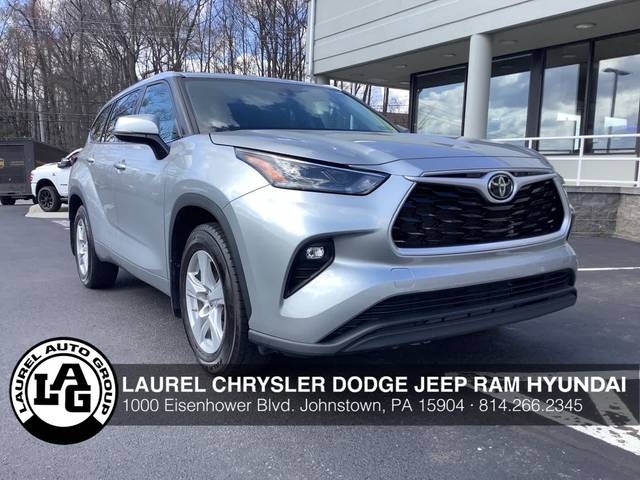 2022 Toyota Highlander LE AWD photo