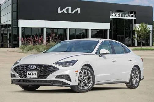 2022 Hyundai Sonata SEL FWD photo