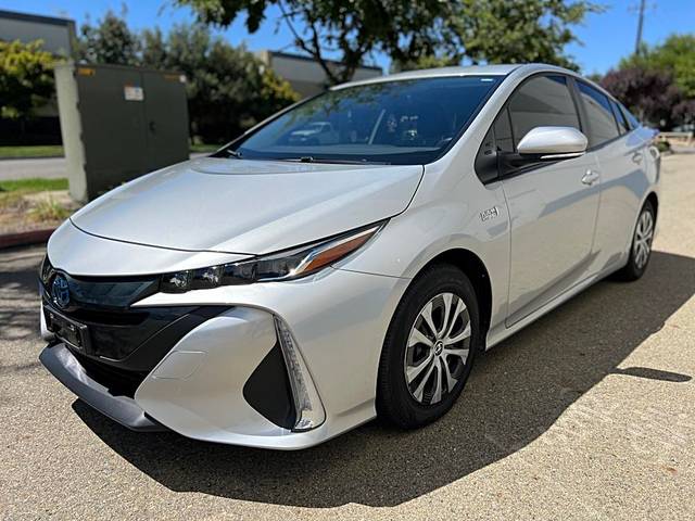 2022 Toyota Prius Prime LE FWD photo