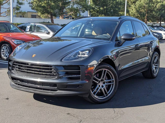 2021 Porsche Macan  AWD photo