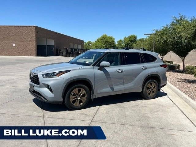 2022 Toyota Highlander Hybrid Bronze Edition AWD photo