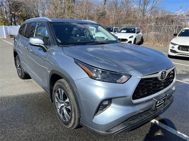 2022 Toyota Highlander XLE AWD photo