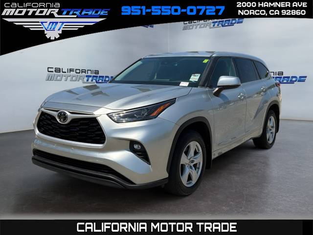 2022 Toyota Highlander LE AWD photo
